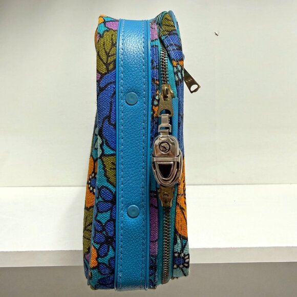 Vintage Flower Power Travel Case - Picture 3 of 11